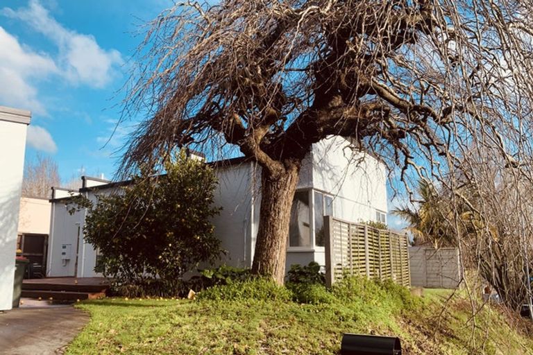 Photo of property in 2 Fairfield Road, Fairfield, Hamilton, 3214