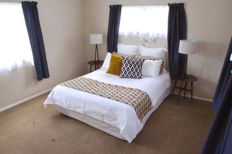 Photo of property in 42 Elliston Crescent, Stanmore Bay, Whangaparaoa, 0932