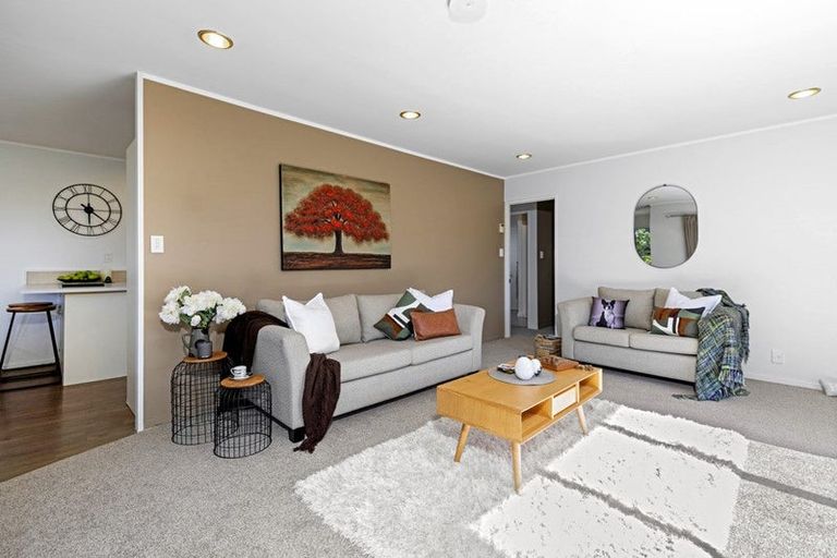 Photo of property in 2/18 Edgeworth Road, Glenfield, Auckland, 0629