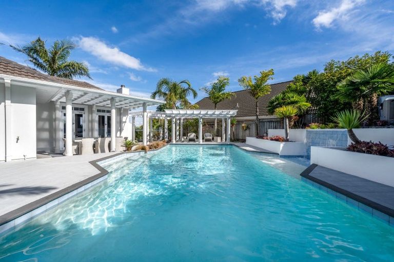 Photo of property in 38 Anaheim Boulevard, Shamrock Park, Auckland, 2016