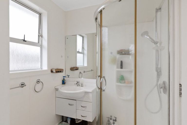 Photo of property in 30 Battersea Place, Roslyn, Palmerston North, 4414