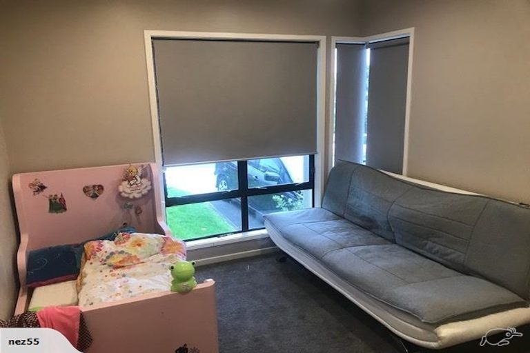 Photo of property in 9 Gwenand Place, Botany Downs, Auckland, 2010