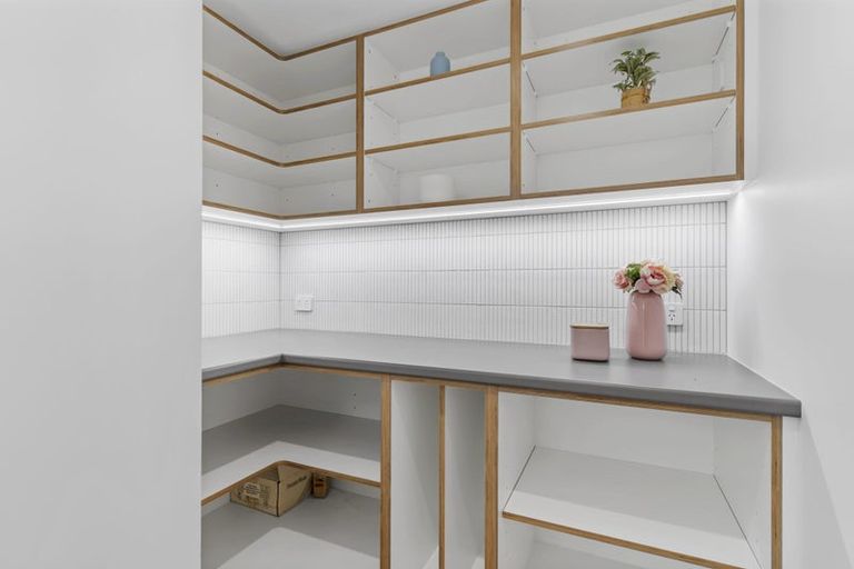 Photo of property in 54a Awaroa Road, Sunnyvale, Auckland, 0612