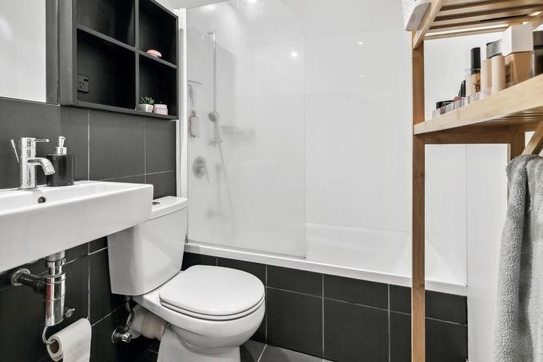 Photo of property in 3g/1 Hanson Street, Mount Cook, Wellington, 6021