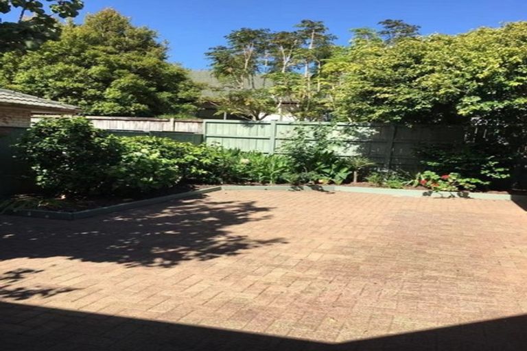 Photo of property in 16 Middlefield Drive, East Tamaki Heights, Auckland, 2016