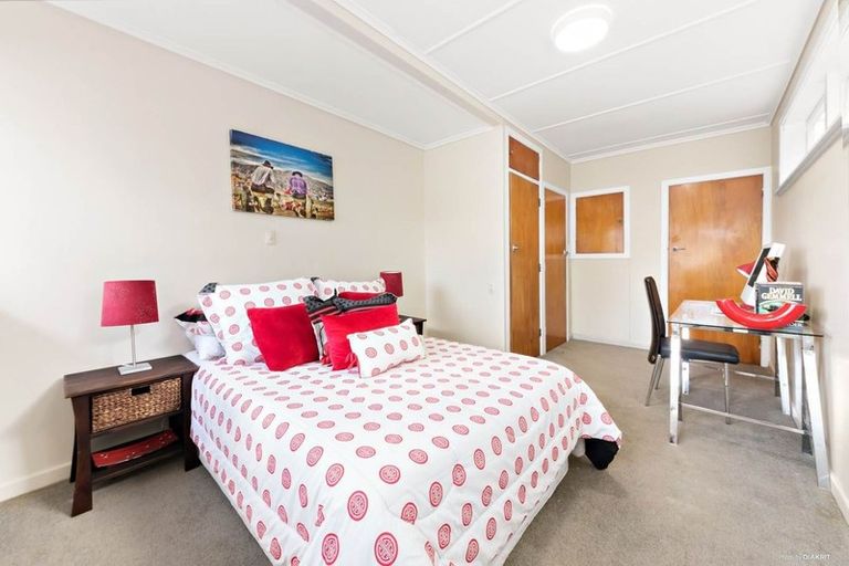 Photo of property in 2 Penders Place, Henderson, Auckland, 0610