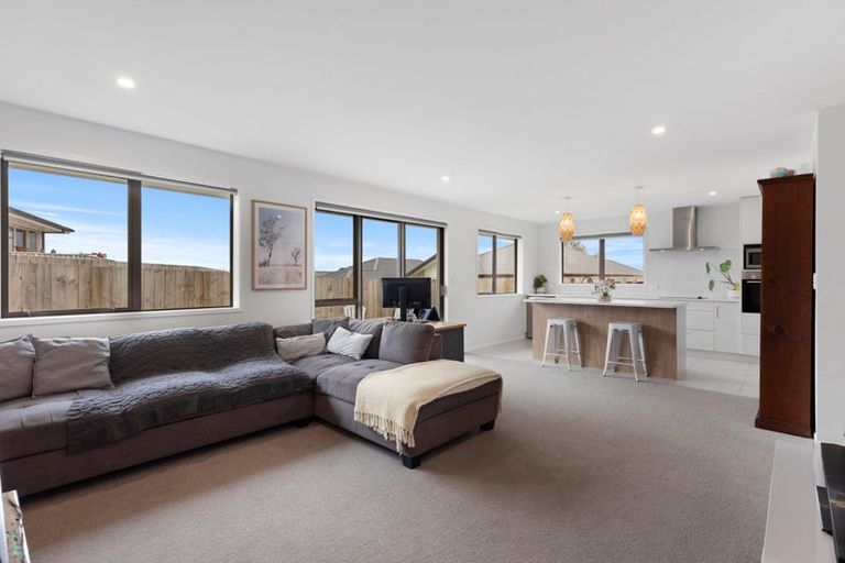 Photo of property in 9 Te Rehutai Rise, Welcome Bay, Tauranga, 3112