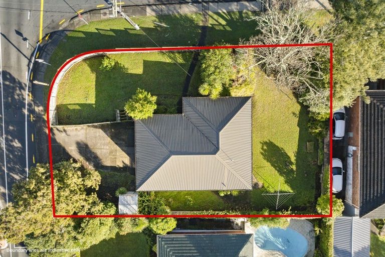Photo of property in 92 Stottholm Road, Titirangi, Auckland, 0604