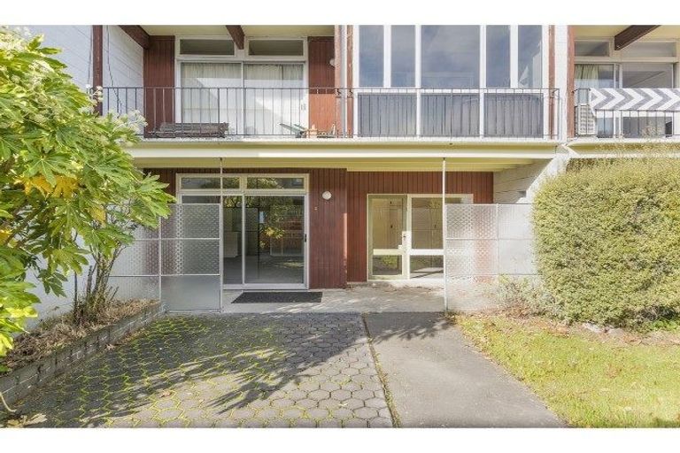 Photo of property in 2/58 Papanui Road, Merivale, Christchurch, 8014