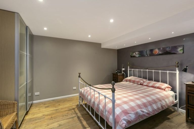 Photo of property in 19 Kingston Heights Road, Kingston, Wellington, 6021