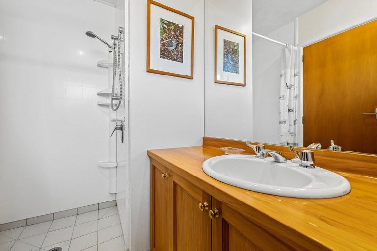 Photo of property in 6 Brookby Crescent, Avonhead, Christchurch, 8042