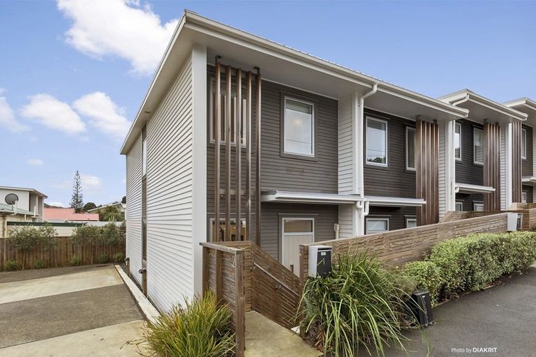 Photo of property in 1/24 Tamar Street, Island Bay, Wellington, 6023