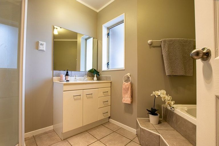 Photo of property in 3783 Cambridge Road, Leamington, Cambridge, 3495