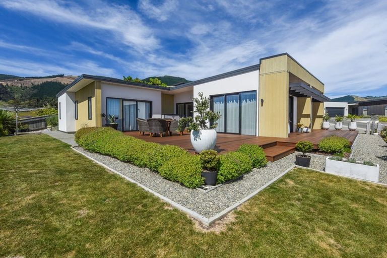 Photo of property in 18 Hill Tops Way, Stoke, Nelson, 7011