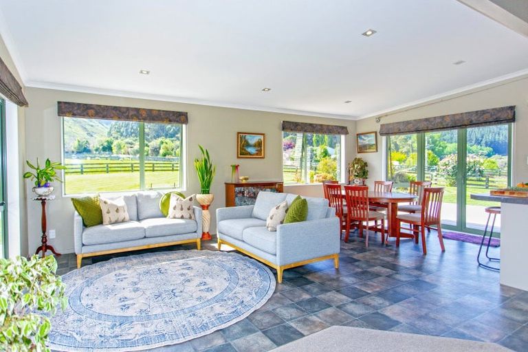 Photo of property in 1036 State Highway 4, Parikino, Wanganui, 4573