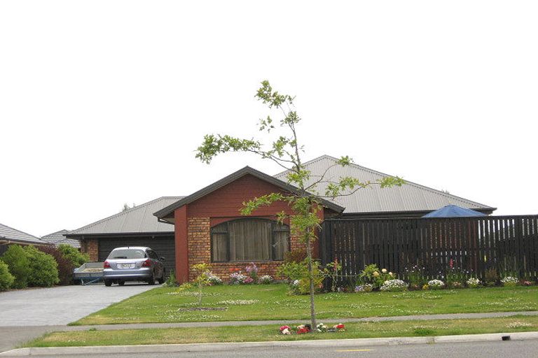 Photo of property in 70 Rothesay Road, Parklands, Christchurch, 8083