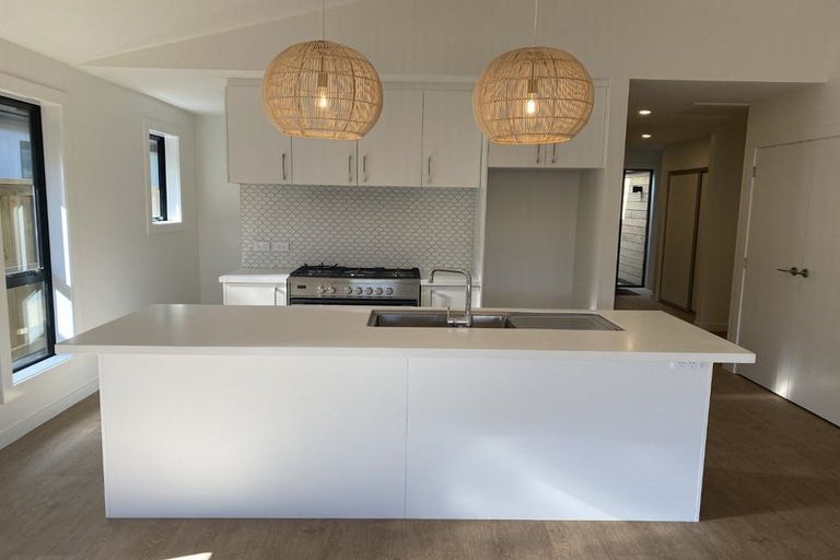 Photo of property in 6 Bale Road, Jacks Point, 9371