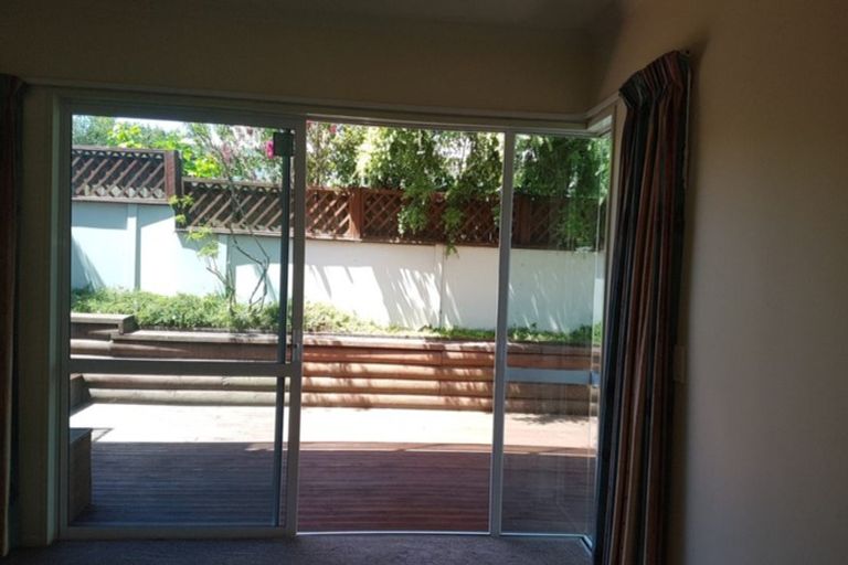 Photo of property in 2/837 Beach Road, Browns Bay, Auckland, 0630