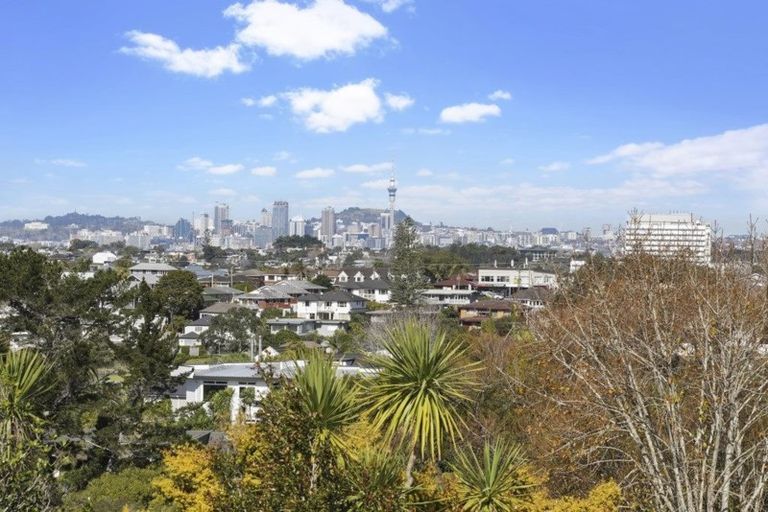 Photo of property in 38 Parr Terrace, Castor Bay, Auckland, 0620