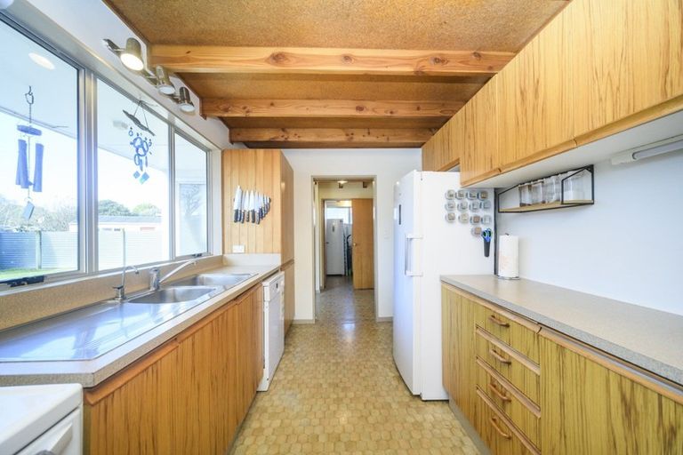 Photo of property in 3 Dampier Avenue, Awapuni, Palmerston North, 4412