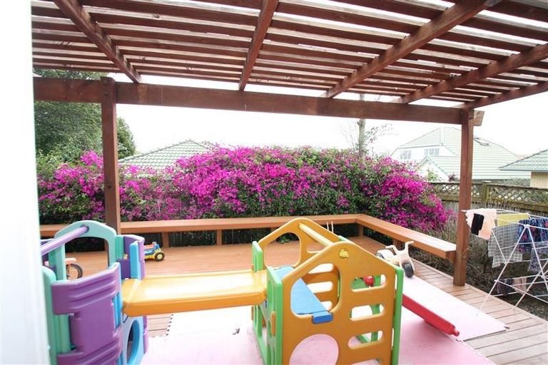 Photo of property in 110 Bob Charles Drive, Golflands, Auckland, 2013