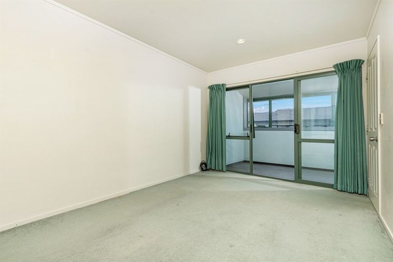 Photo of property in 16 Vitex Lane, Henderson, Auckland, 0612