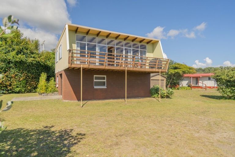 Photo of property in 50 Banks Street, Cooks Beach, Whitianga, 3591