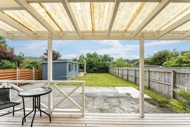 Photo of property in 27 Paremata Crescent, Paremata, Porirua, 5024