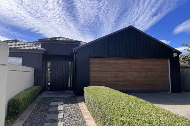 Photo of property in 137 Mcfaddens Road, St Albans, Christchurch, 8052