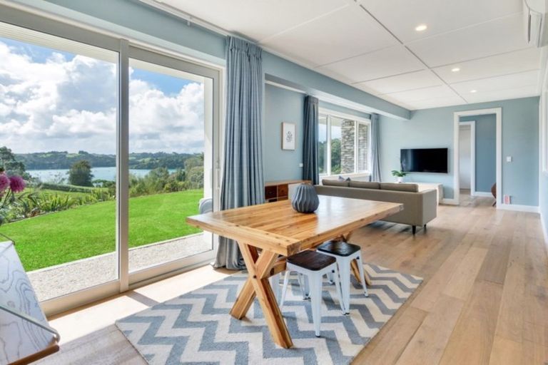 Photo of property in 31 Brick Bay Drive, Sandspit, Warkworth, 0982