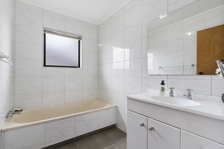 Photo of property in 118 Charleston Avenue, Whangamata, 3620