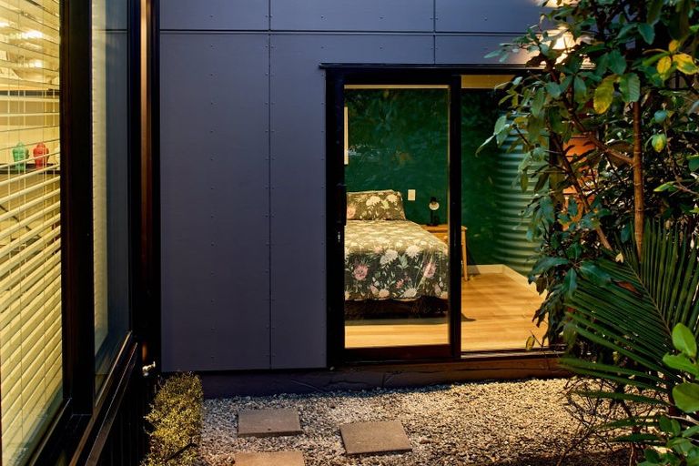 Photo of property in 15 Rua Street, Lyall Bay, Wellington, 6022