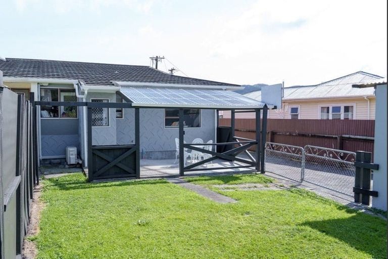 Photo of property in 5a Maire Street, Wainuiomata, Lower Hutt, 5014