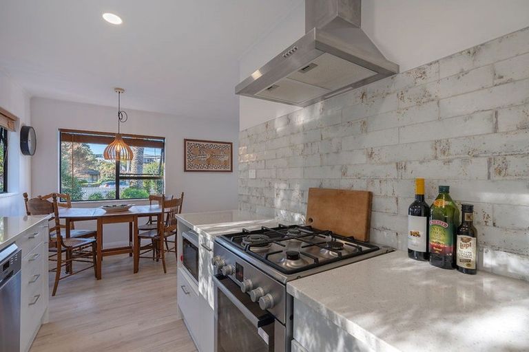 Photo of property in 28a Eatwell Avenue, Paraparaumu Beach, Paraparaumu, 5032