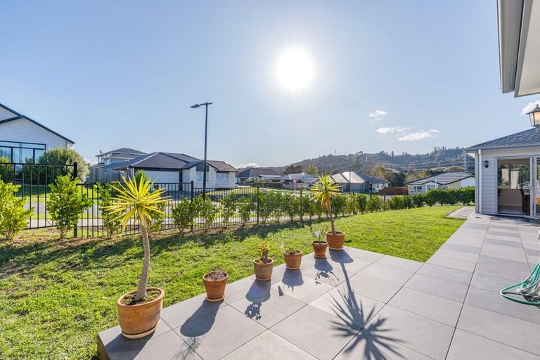 Photo of property in 6 Josh Road, Huapai, Kumeu, 0810