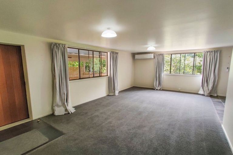 Photo of property in 17 Busby Hill, Havelock North, 4130