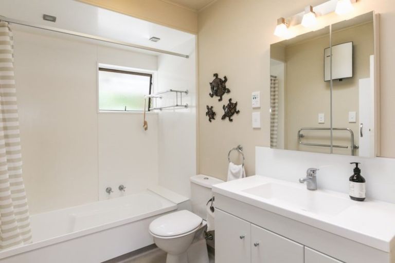 Photo of property in 12 Margaret Avenue, Havelock North, 4130