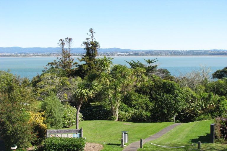 Photo of property in 17 Valhalla Drive, Beach Haven, Auckland, 0626