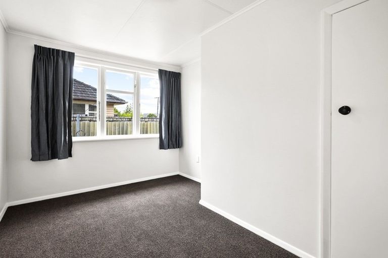 Photo of property in 30 Yeats Crescent, Fairfield, Hamilton, 3214