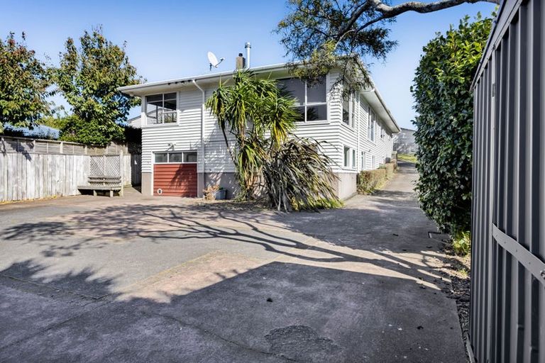 Photo of property in 3a Waimea Street, Westown, New Plymouth, 4310