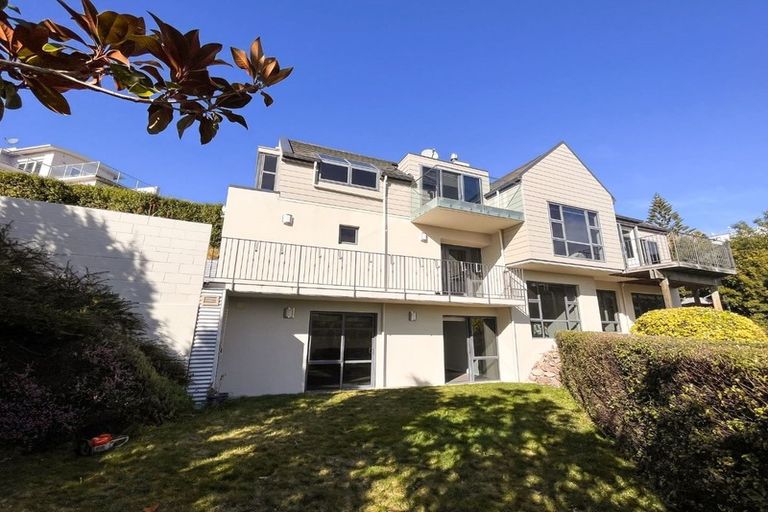 Photo of property in 5 Luxton Place, Mount Pleasant, Christchurch, 8081