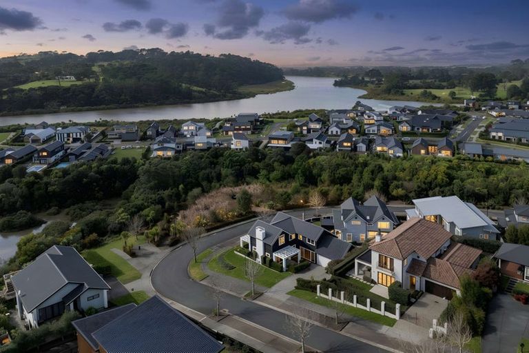 Photo of property in 10 Tauwaka Crescent, Riverhead, 0820
