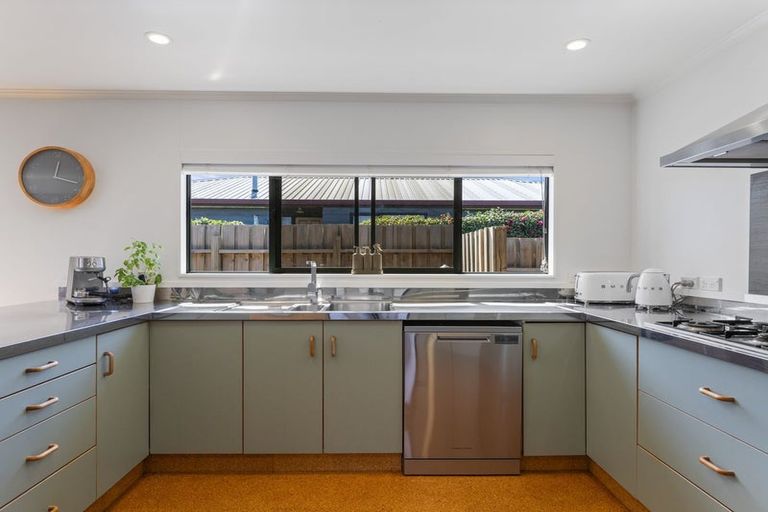 Photo of property in 40 Arrowsmith Avenue, Waipahihi, Taupo, 3330