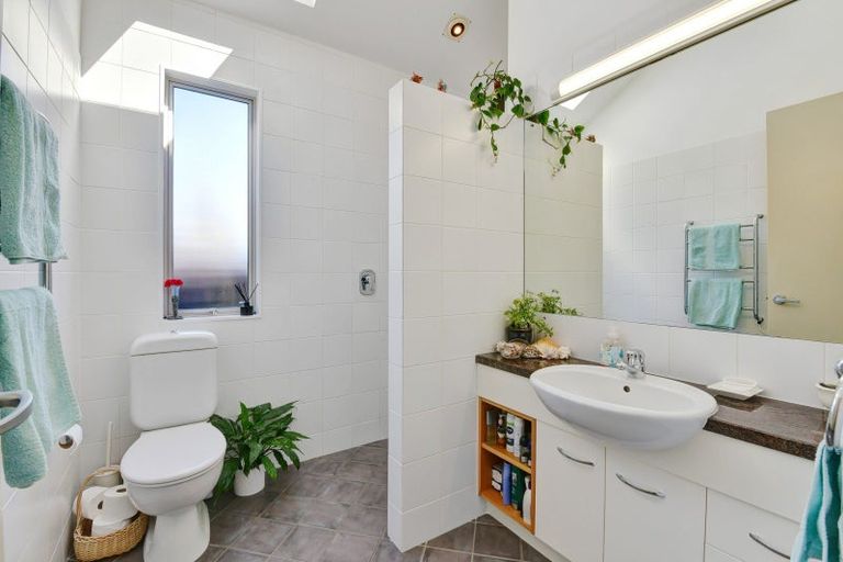 Photo of property in 12 Ardlui Avenue, Manly, Whangaparaoa, 0930