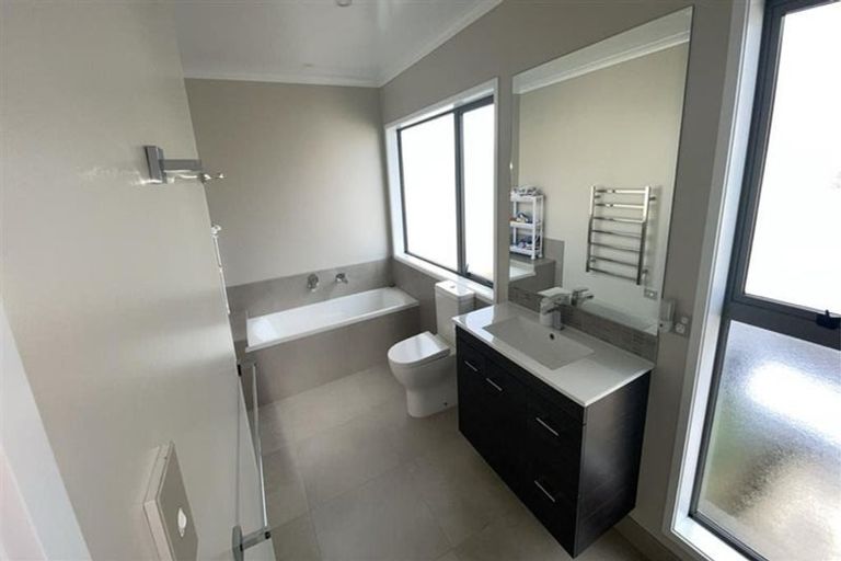 Photo of property in 215 Wainui Road, Silverdale, 0932