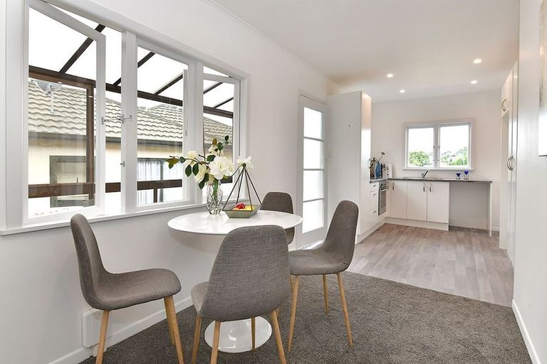 Photo of property in 21 Brixton Road, Manly, Whangaparaoa, 0930