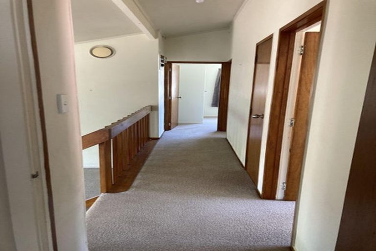 Photo of property in 102 Kemp Road, Massey, Auckland, 0614