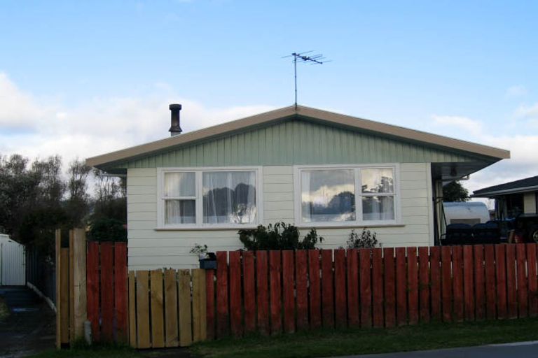 Photo of property in 34 Walton Road, Paraparaumu Beach, Paraparaumu, 5032