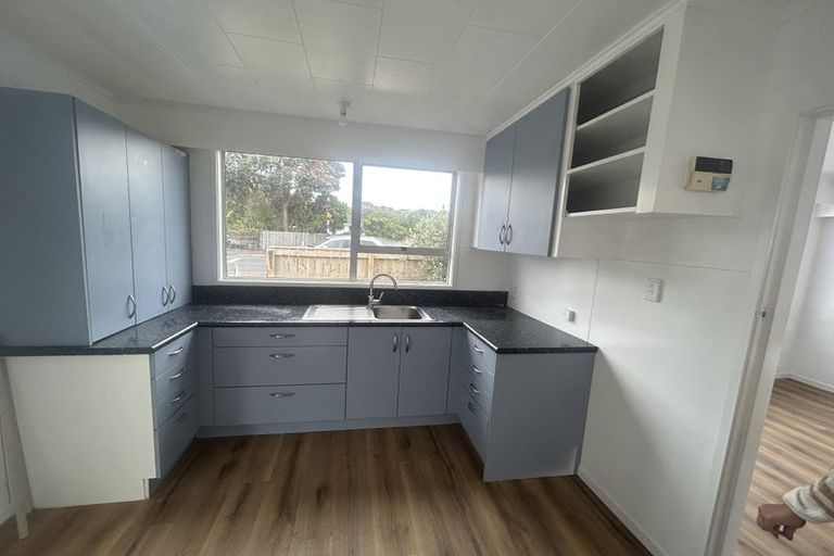 Photo of property in 17 Calvert Road, Moturoa, New Plymouth, 4310