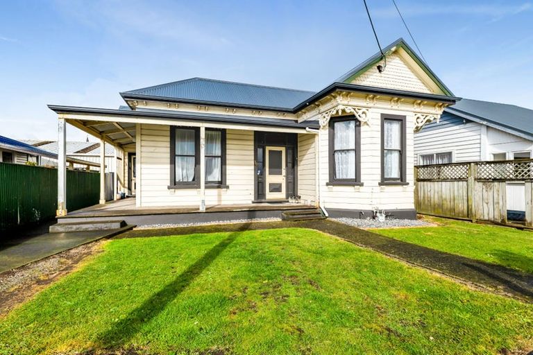 Photo of property in 30 Cambria Street, Hawera, 4610